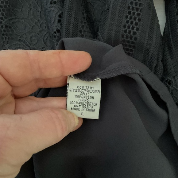 Chance or Fate Elegant Lace Tunic Top. Size L. - Picture 9 of 10